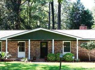 295 Broad River Dr, Beaufort, SC 29906