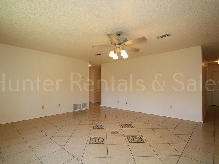 2804 Derby Dr — Photo 6