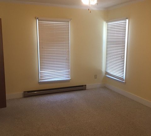 4th image of 151 NE 10th St