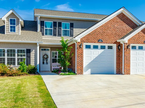 1505 Calloway Dr, Dalton, GA 30721