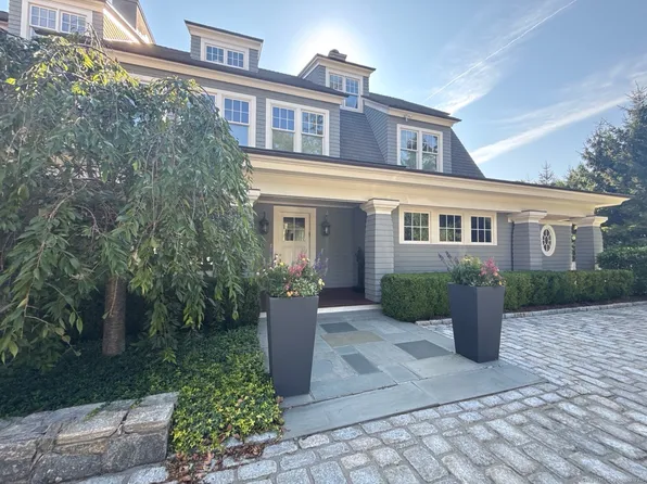 262 Ocean Drive East, Stamford, CT 06902