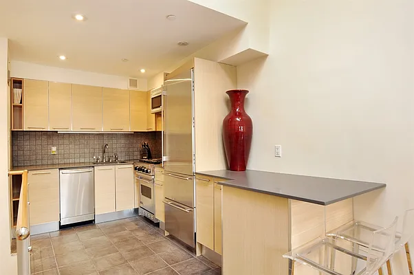 Rented by Corcoran | media 23