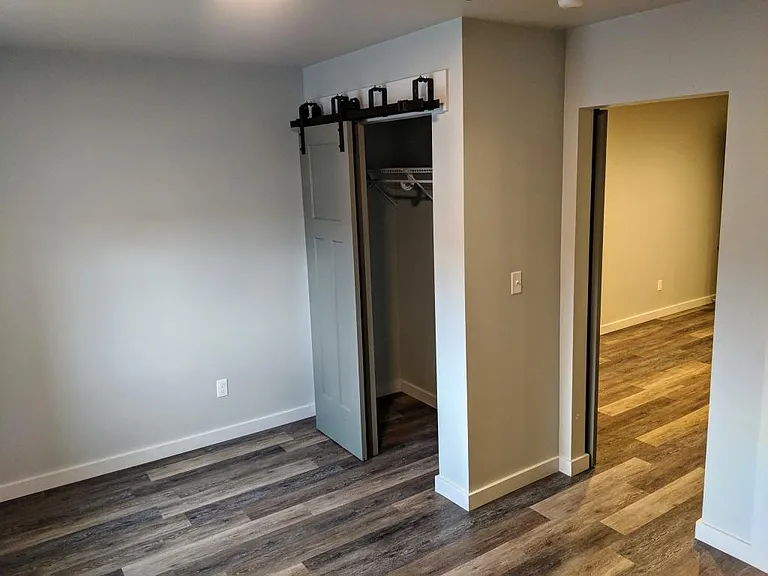 1106 Adams Ave #4 — Photo 4