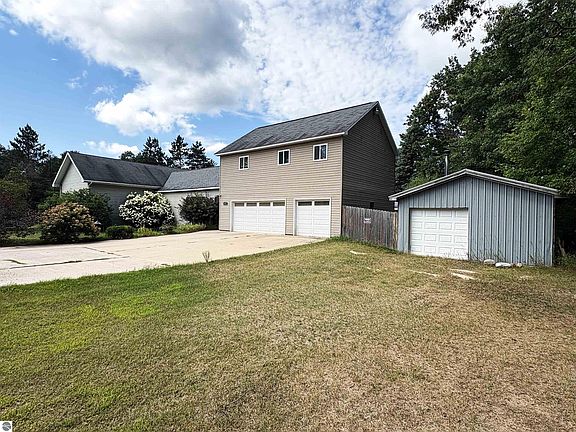 2nd image of 8994 S Oak Rd