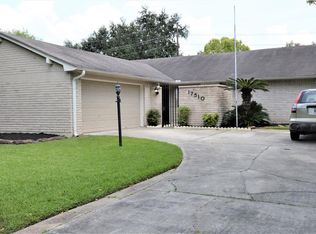 17510 Golf Club Dr, Crosby, TX 77532