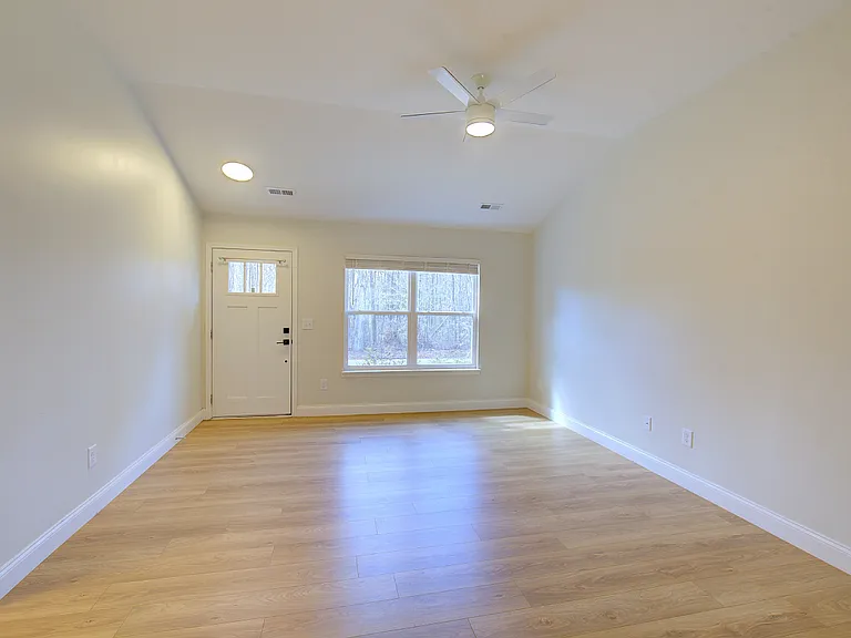 124 Kennedy Rd #A — Photo 4
