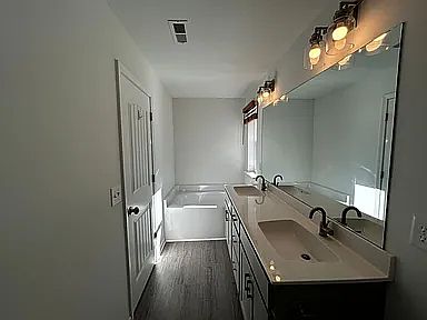 5th image of 2656 Lakevilla Dr #7