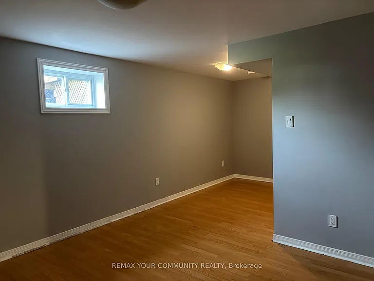 17 Daphne Cres #BASEMENT — Photo 14
