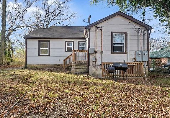 4th image of 825 Richardson St #1