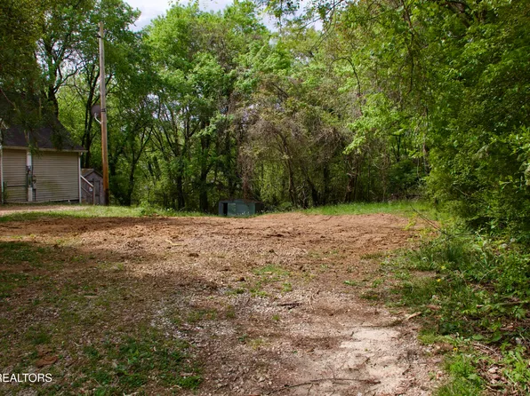 141 Nevada Ave, La Follette, TN 37766