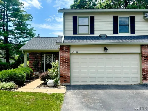 710 Turtle Cv, Ballwin, MO 63011