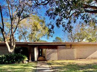 3220 Eugenia Ln, Groves, TX 77619