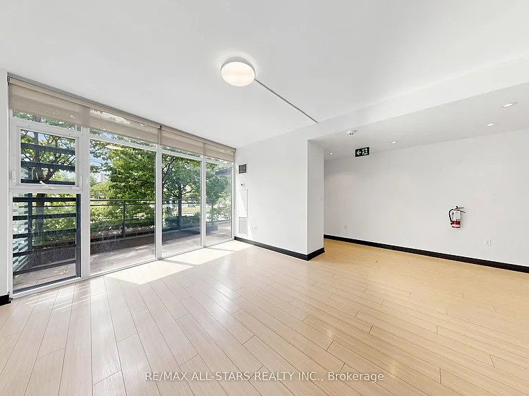 110 Fort York Blvd #G08 — Photo 10