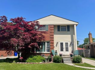 18307 Spring Ct N, Fraser, MI 48026