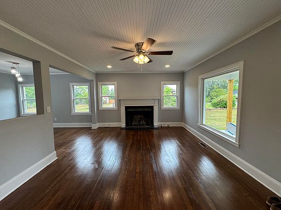 5th image of 504 Penn St