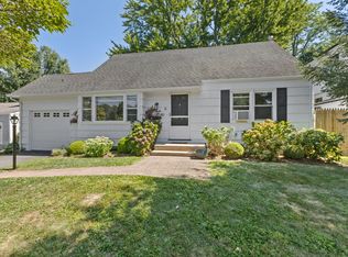 6 Bonan Dr, Riverside, CT 06878
