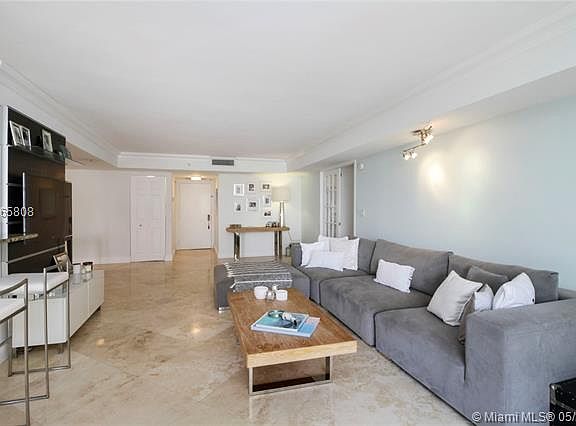 5th image of 18181 NE 31st Ct APT 509