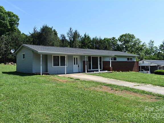 2nd image of 1922 Marigold Ln