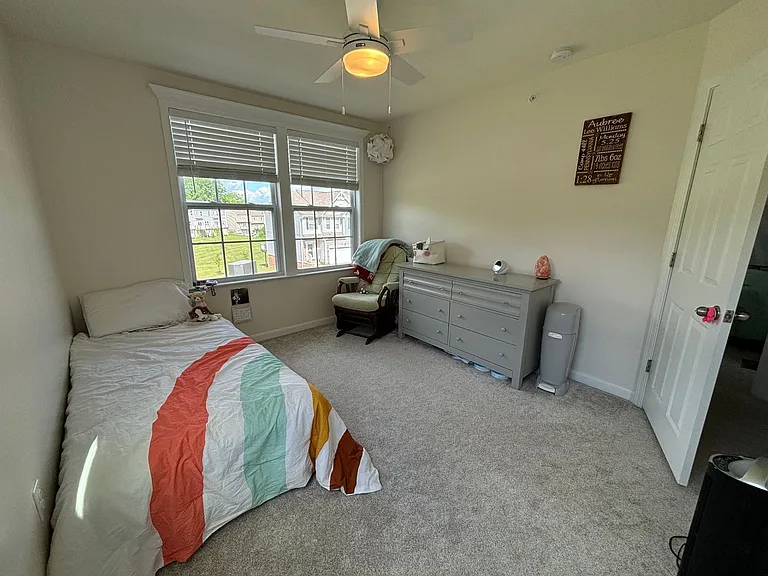 2400 Canterbury Dr — Photo 16