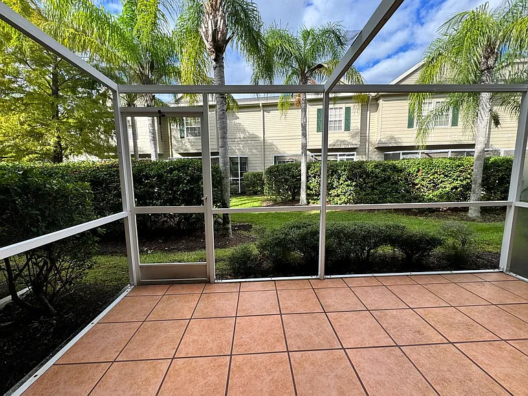 7750 Plantation Cir — Photo 24
