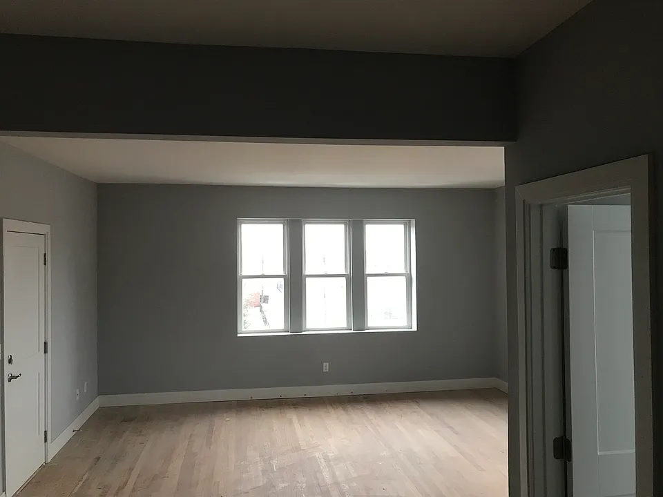 Building Photo 5