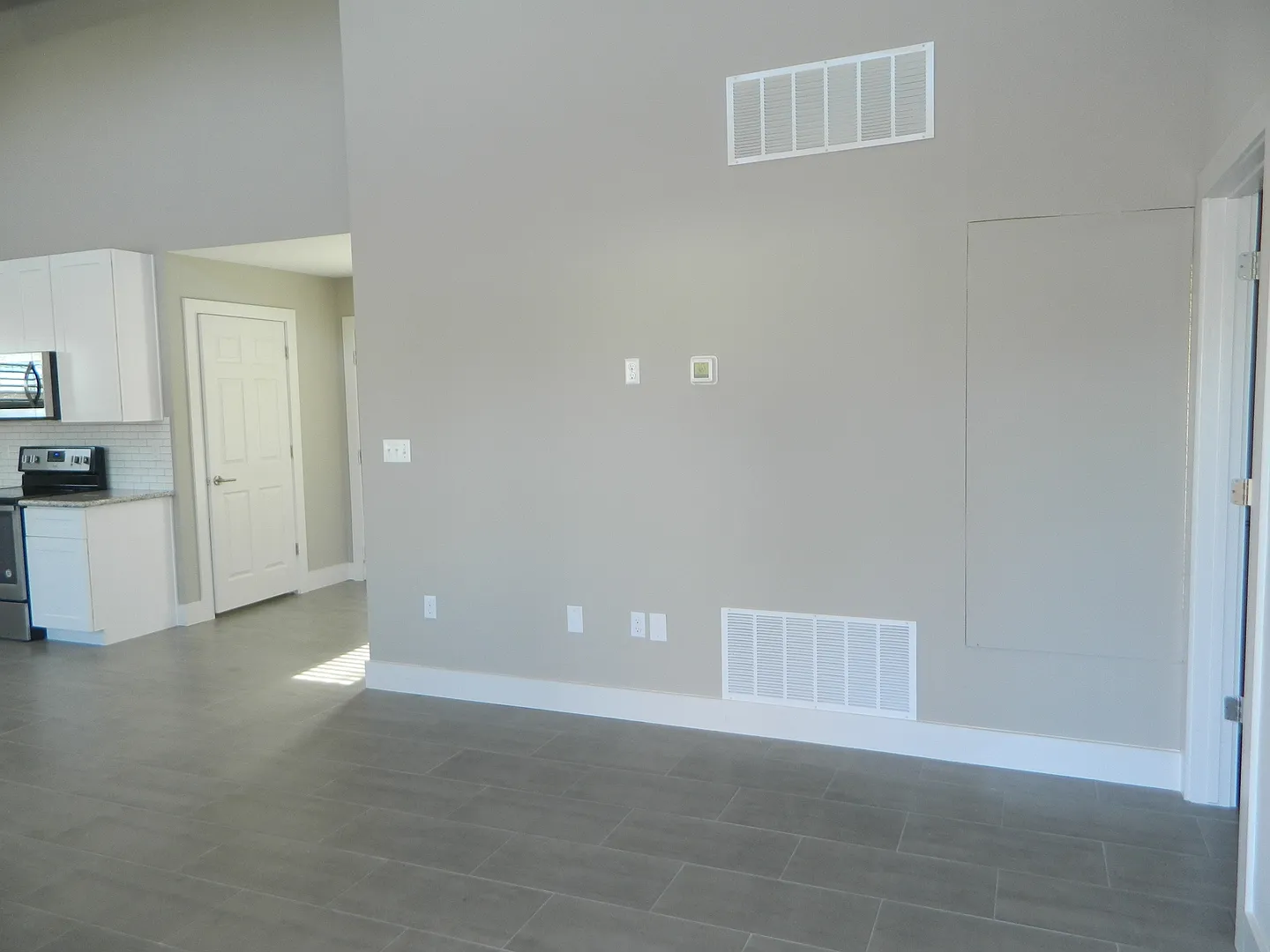 Engelhardt Properties2 (4401 Hank Ave) — Photo 4