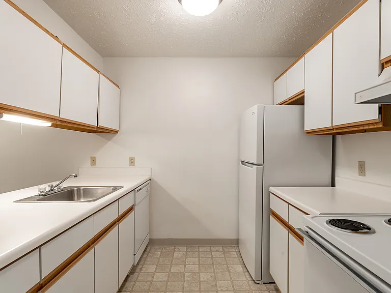 1801 Raleigh Ave #112 — Photo 5