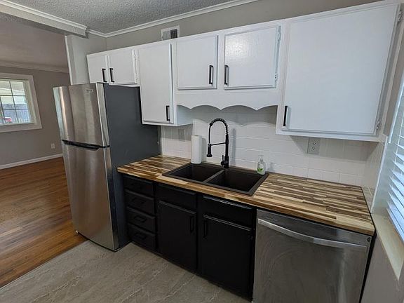 4th image of 121 Nesper Rd