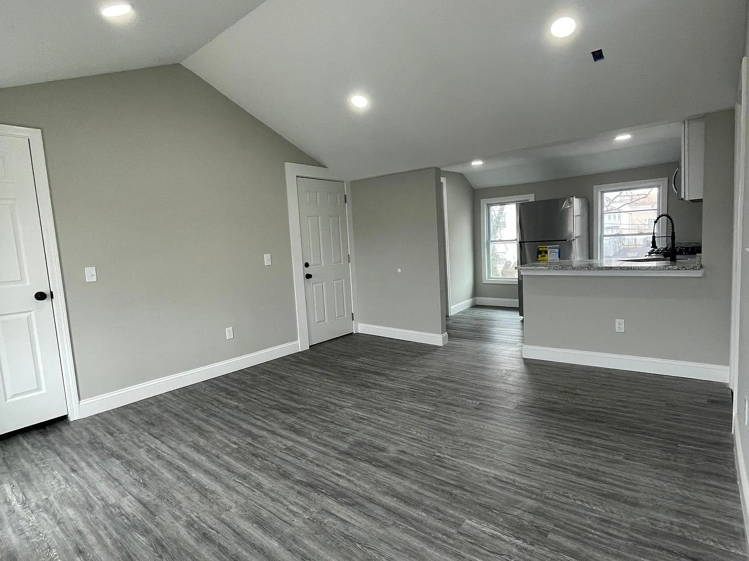 154 Earle St — Photo 1