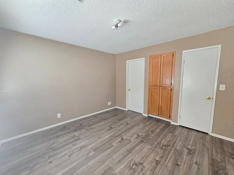 413 S Sunset Ave — Photo 8