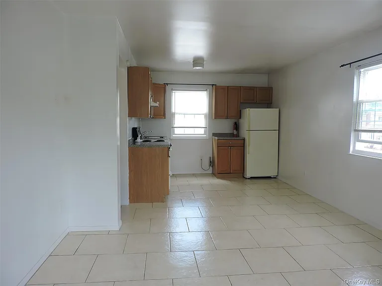 235 Fieldmere St — Photo 6