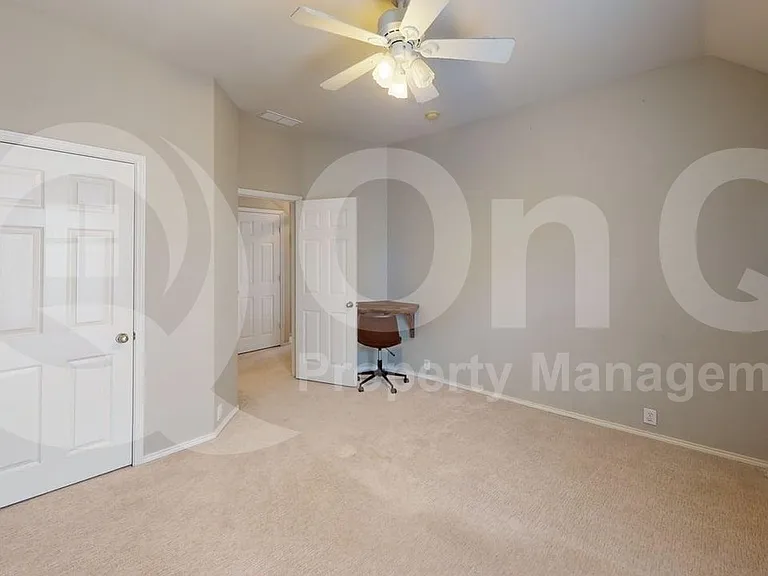 11281 Balcones Dr — Photo 14