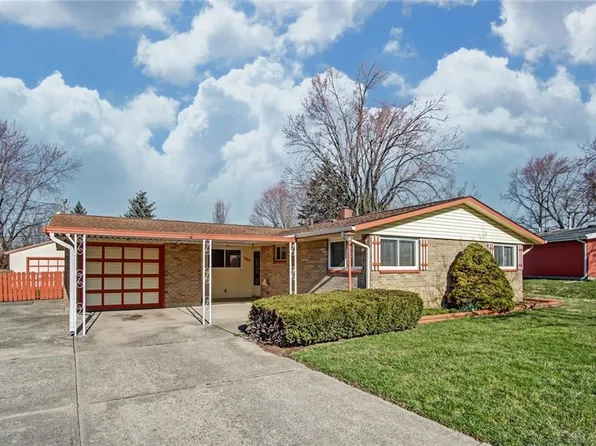 1323 Maplegrove Dr, Fairborn, OH 45324