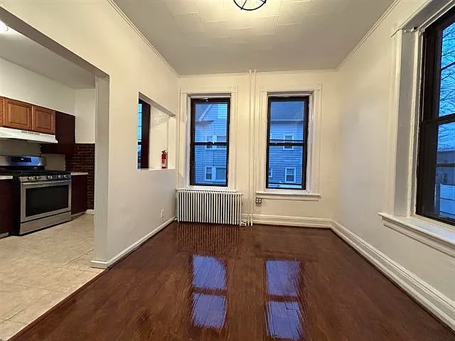 3 bed, 1.0 bath, $2,300 — Photo 3
