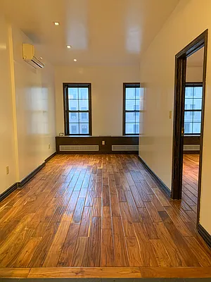 Rented by R New York | media 11