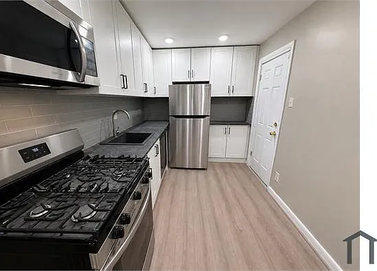 1322 S Newkirk St — Photo 2