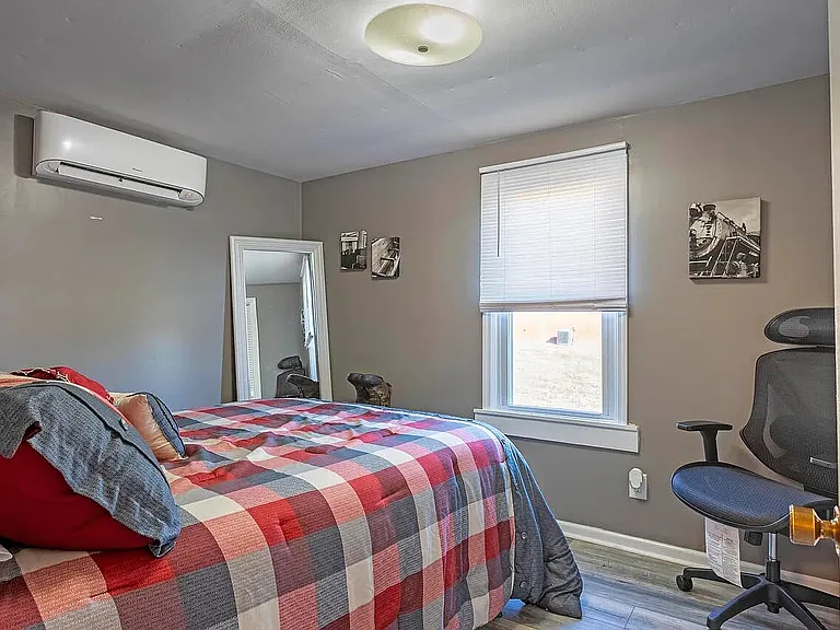 2402 Rodney Dr SE — Photo 6