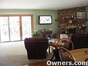 family room w/fireplace