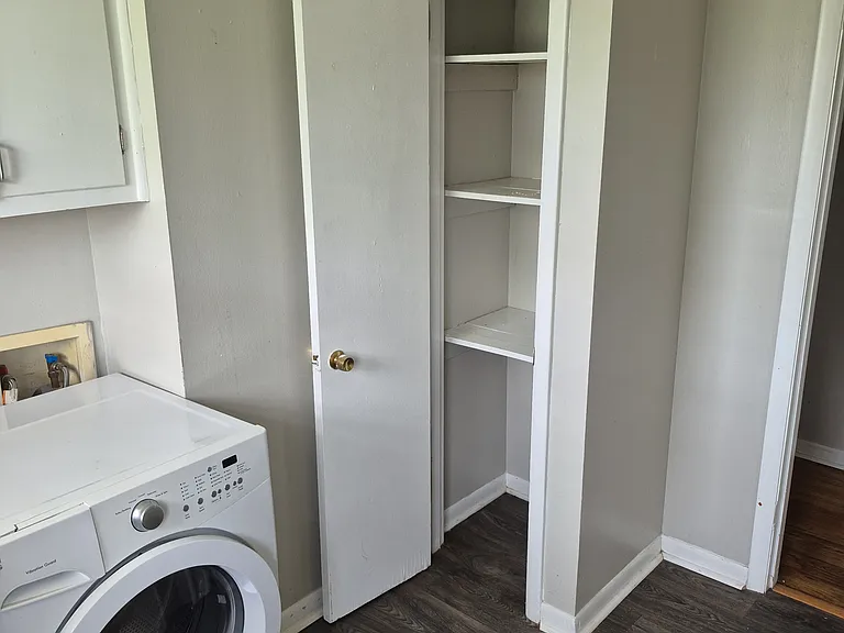 closet /wash room