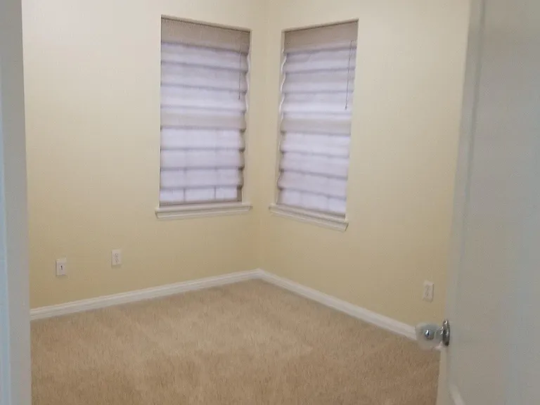 4000 Rome Ct — Photo 16