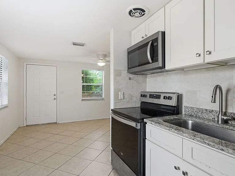 417 Milwaukee Ave — Photo 12