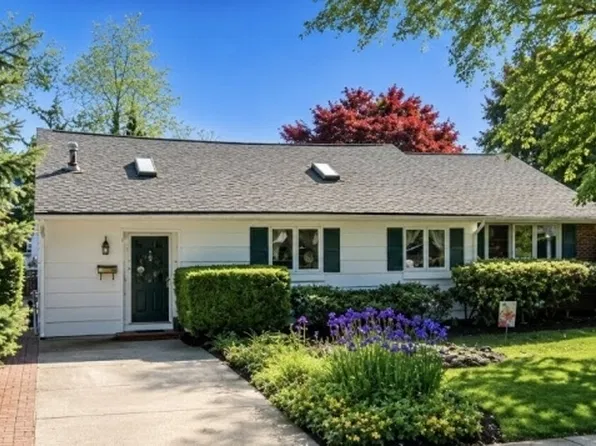 870 Apgar Ter, Rahway City, NJ 07065
