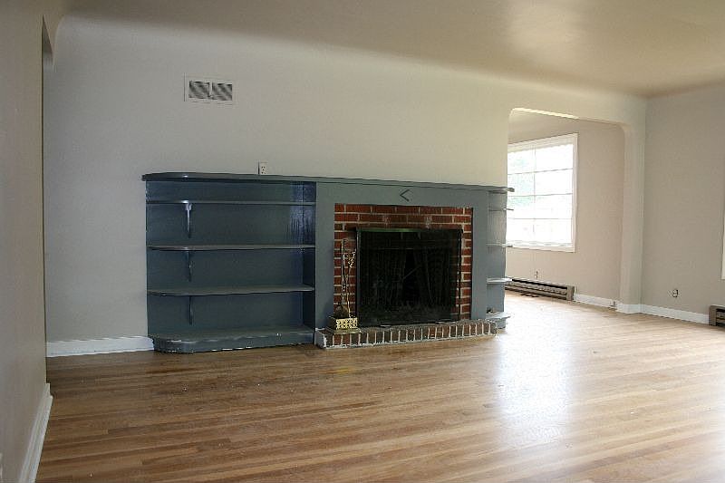 Living w/refinished hardwood floors 