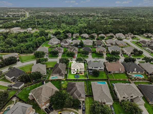 4112 S Meridian Greens Dr, Dickinson, TX 77539