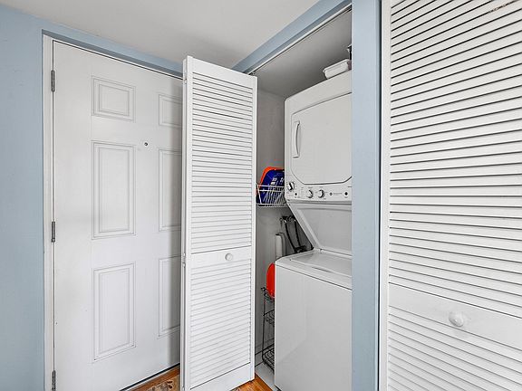 4th image of 299 NW 52nd Terrace #PH-U