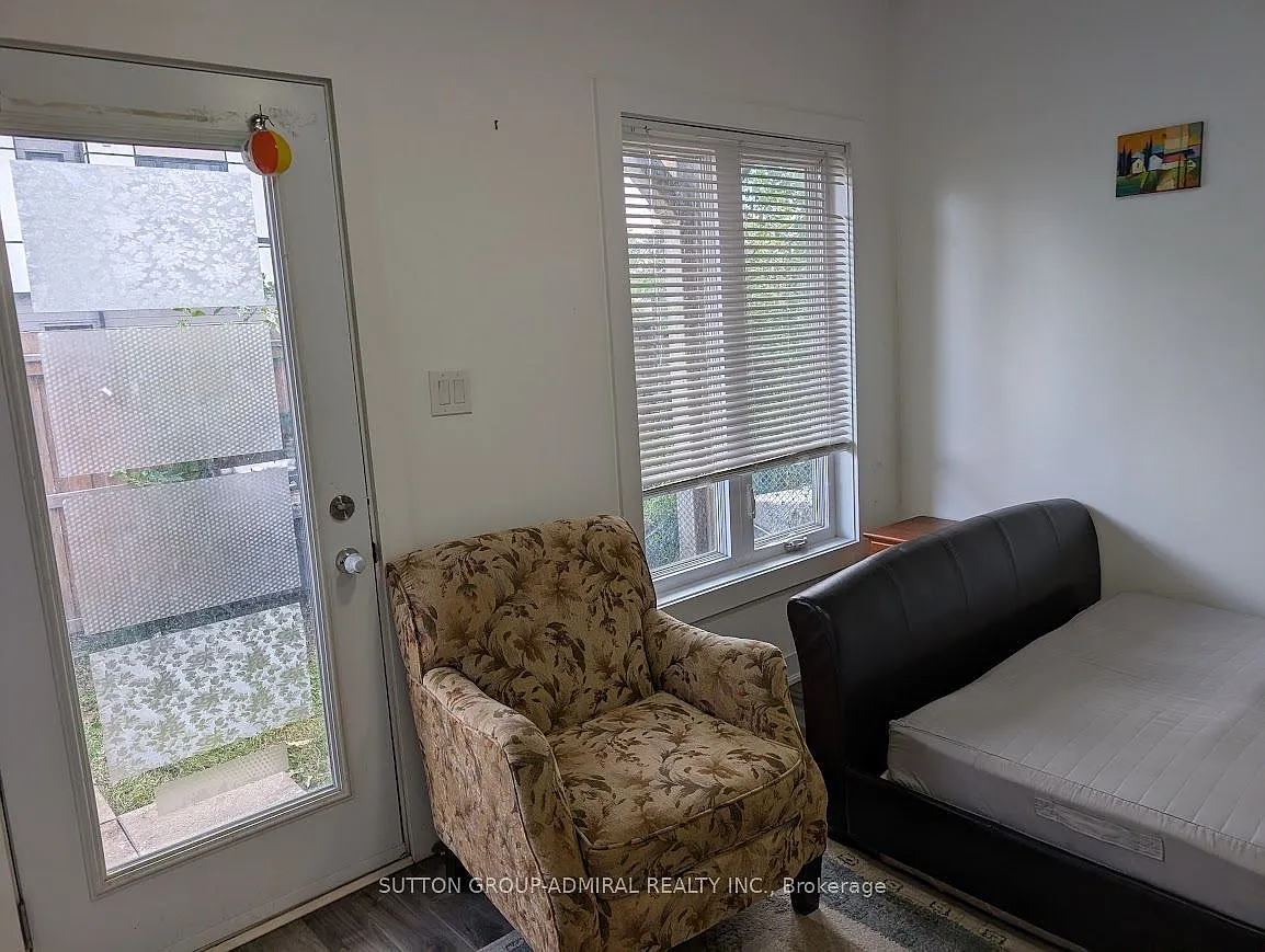 Studio, $1,260 — Photo 3