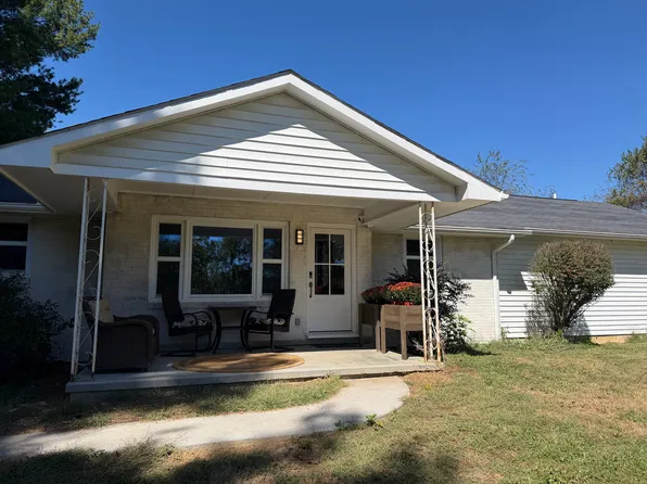 3198 Mathews Ln, Blacksburg, VA 24060