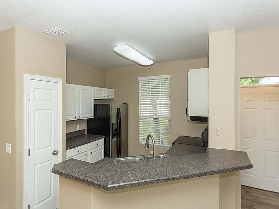 5th image of 13703 N Richmond Park Dr APT 1403