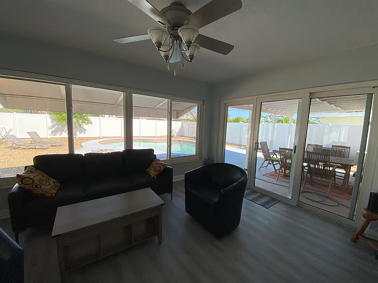 2560 E Vina Del Mar Blvd — Photo 8