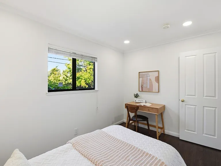 1683 Hyacinth Ln — Photo 10